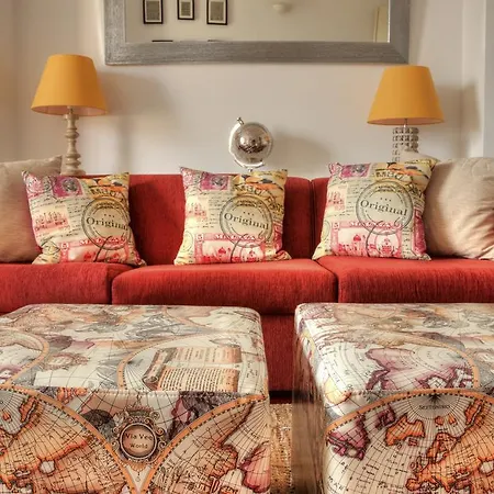 Old Town Apartment *