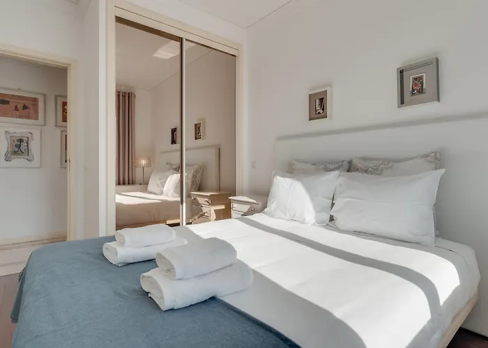 Old Town Apartment *